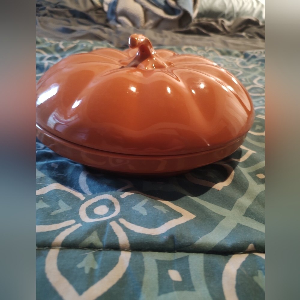 Longaberger Pumpkin-Shaped Bakeware - Warm Orange